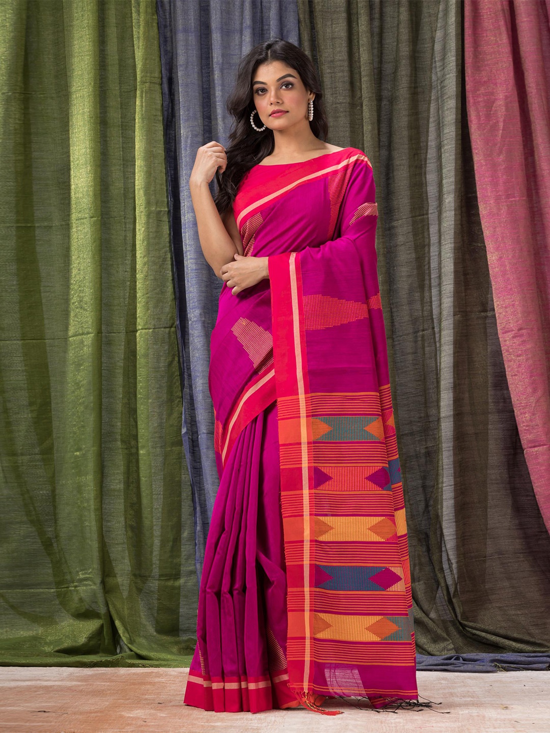 

Angoshobha Ethnic Motifs Woven Design Jamdani Saree, Fuchsia