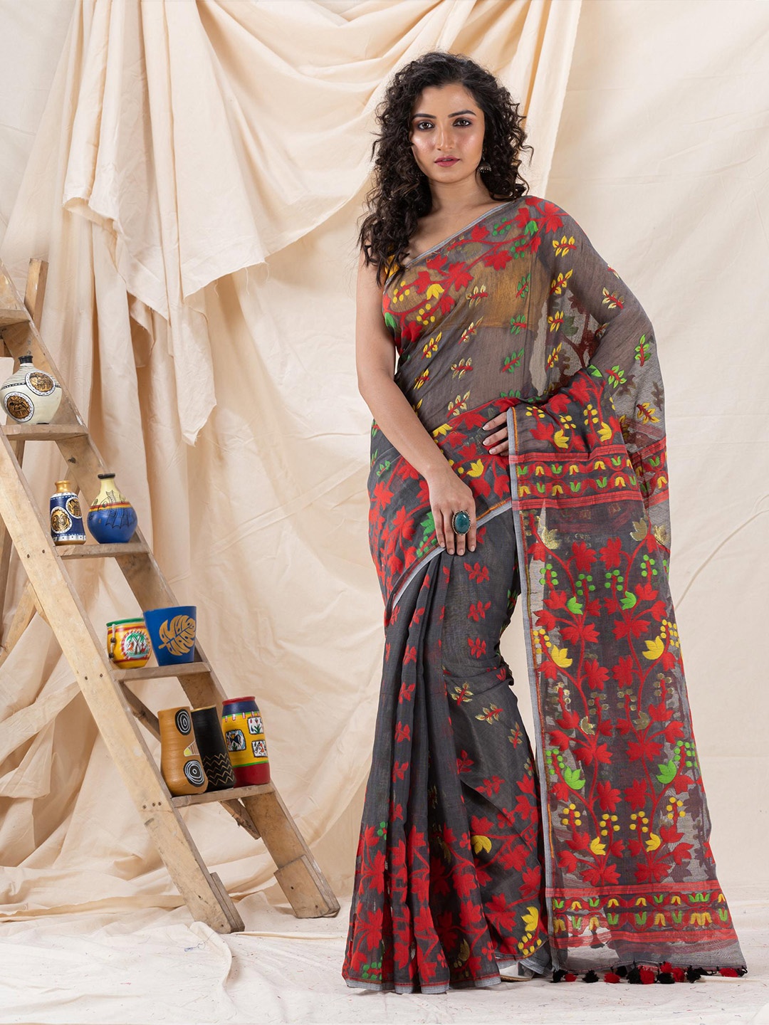 

Angoshobha Ethnic Motifs Woven Design Jamdani Saree, Grey
