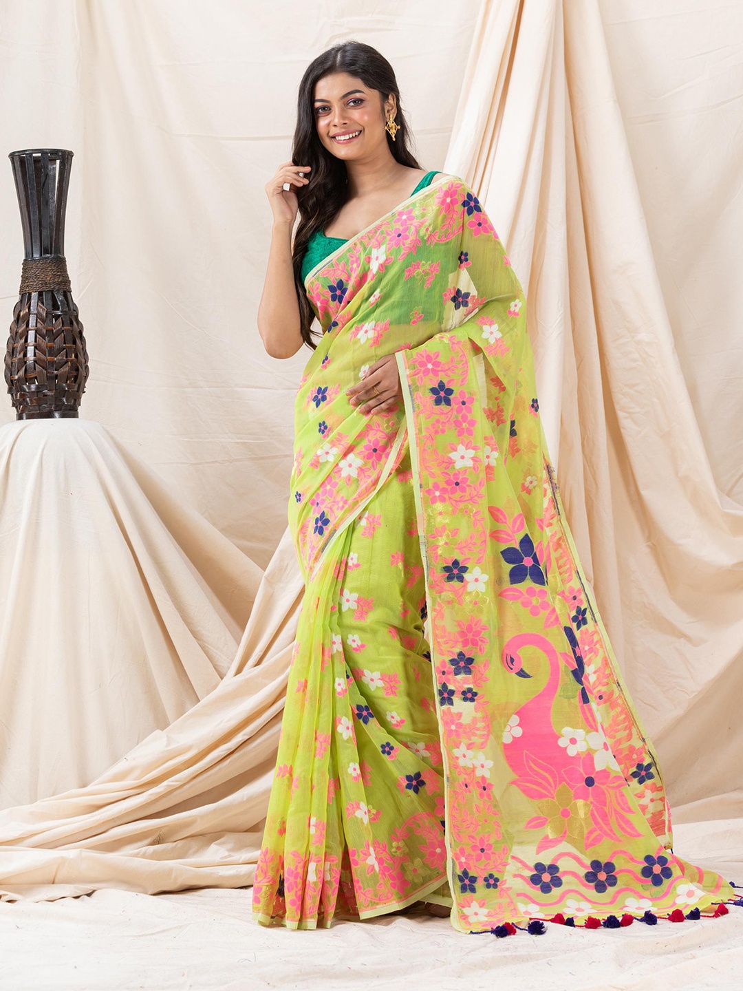 

Angoshobha Ethnic Motif Woven Design Jamdani Saree, Green