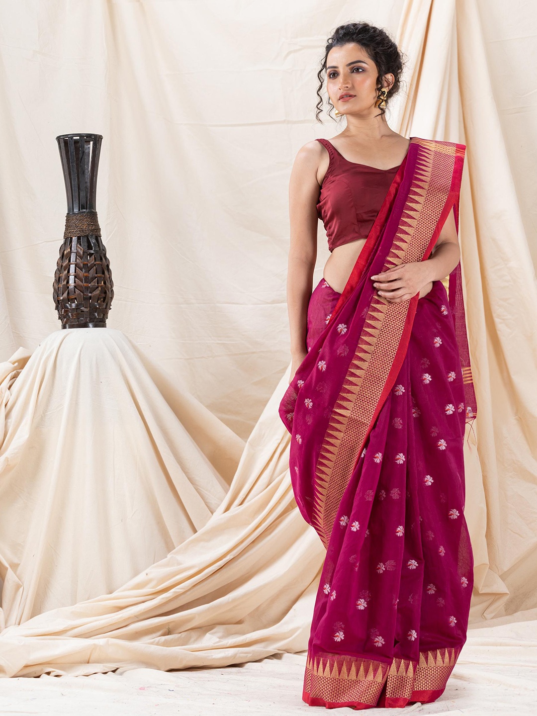 

Angoshobha Ethnic Motif Woven Design Saree, Pink