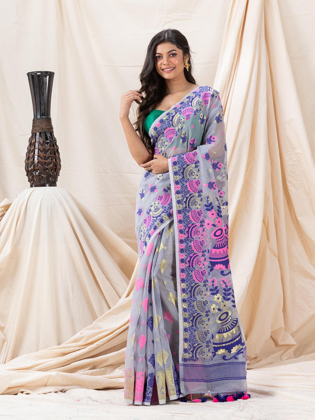 

Angoshobha Ethnic Motif Woven Design Jamdani Saree, Grey