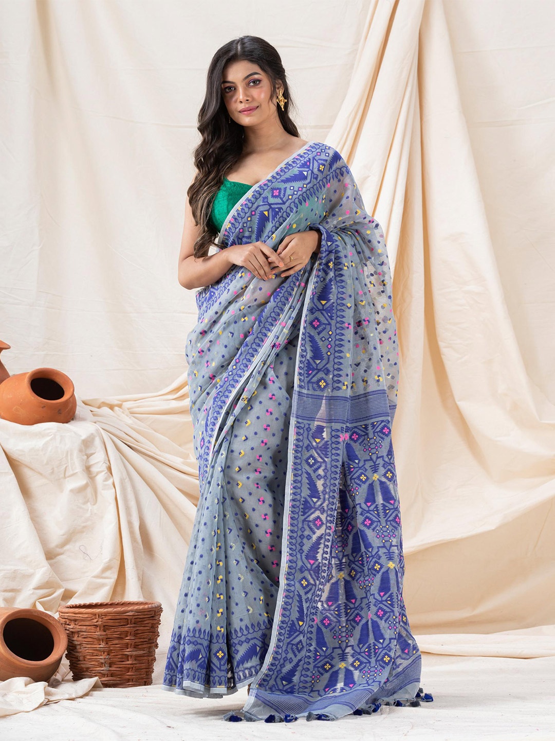 

Angoshobha Ethnic Motif Woven Design Jamdani Saree, Grey