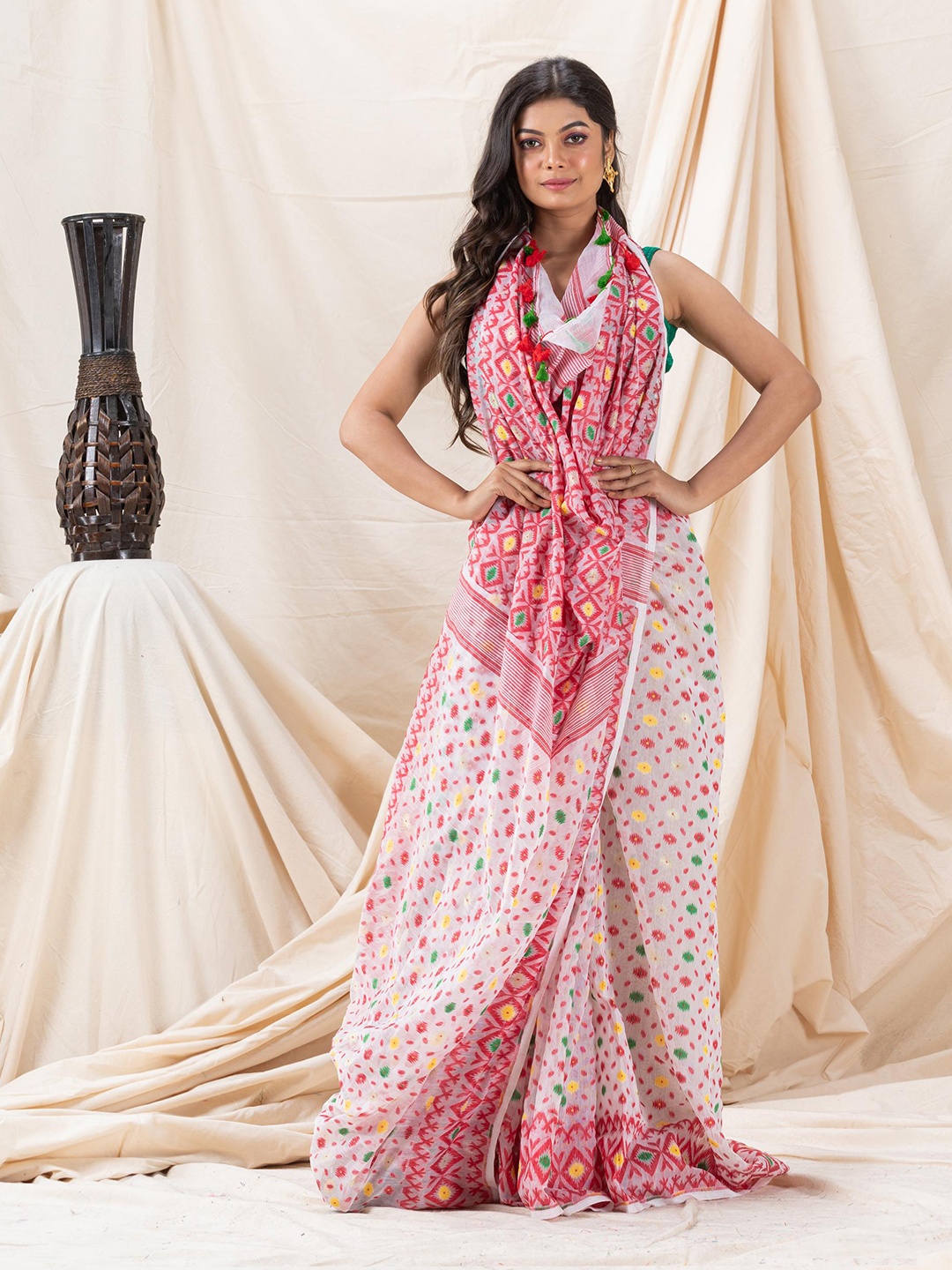 

Angoshobha Ethnic Motifs Woven Design Jamdani Saree, Red