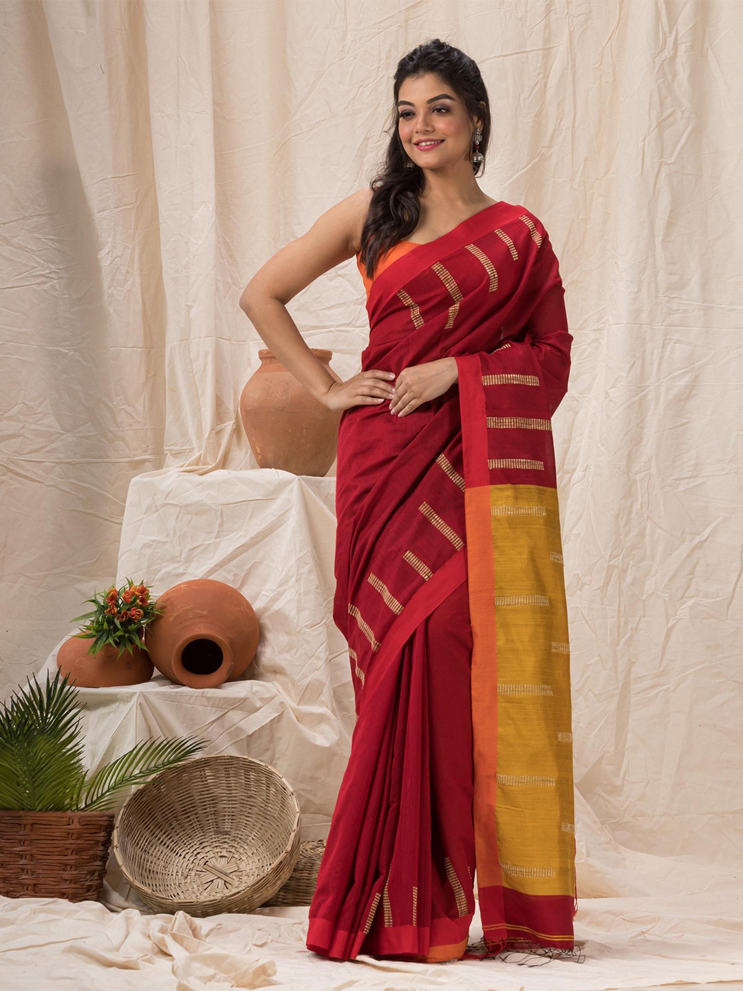 

Angoshobha Ethnic Motif Woven Design Jamdani Saree, Red