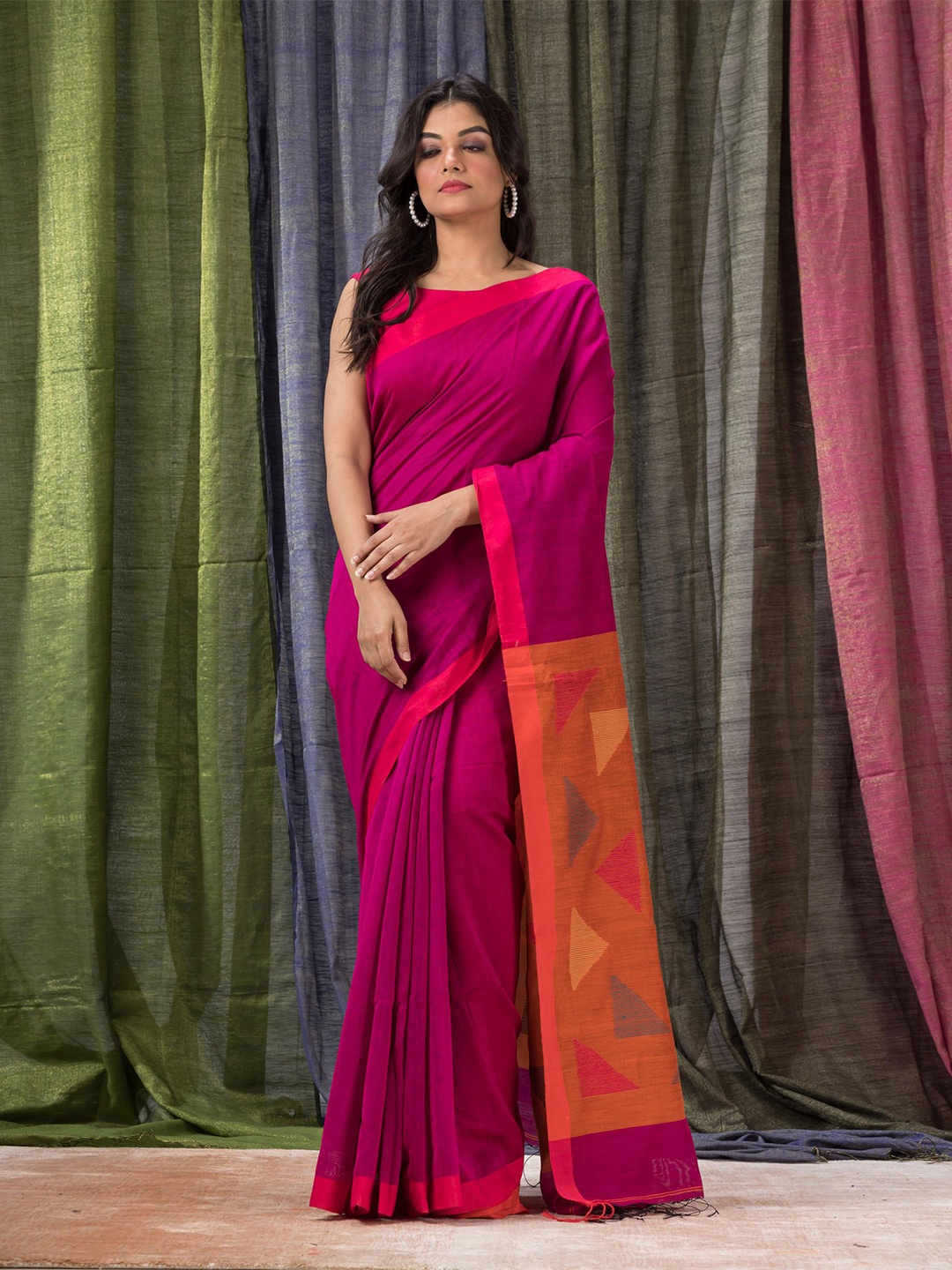 

Angoshobha Geometric Woven Design Jamdani Saree, Fuchsia