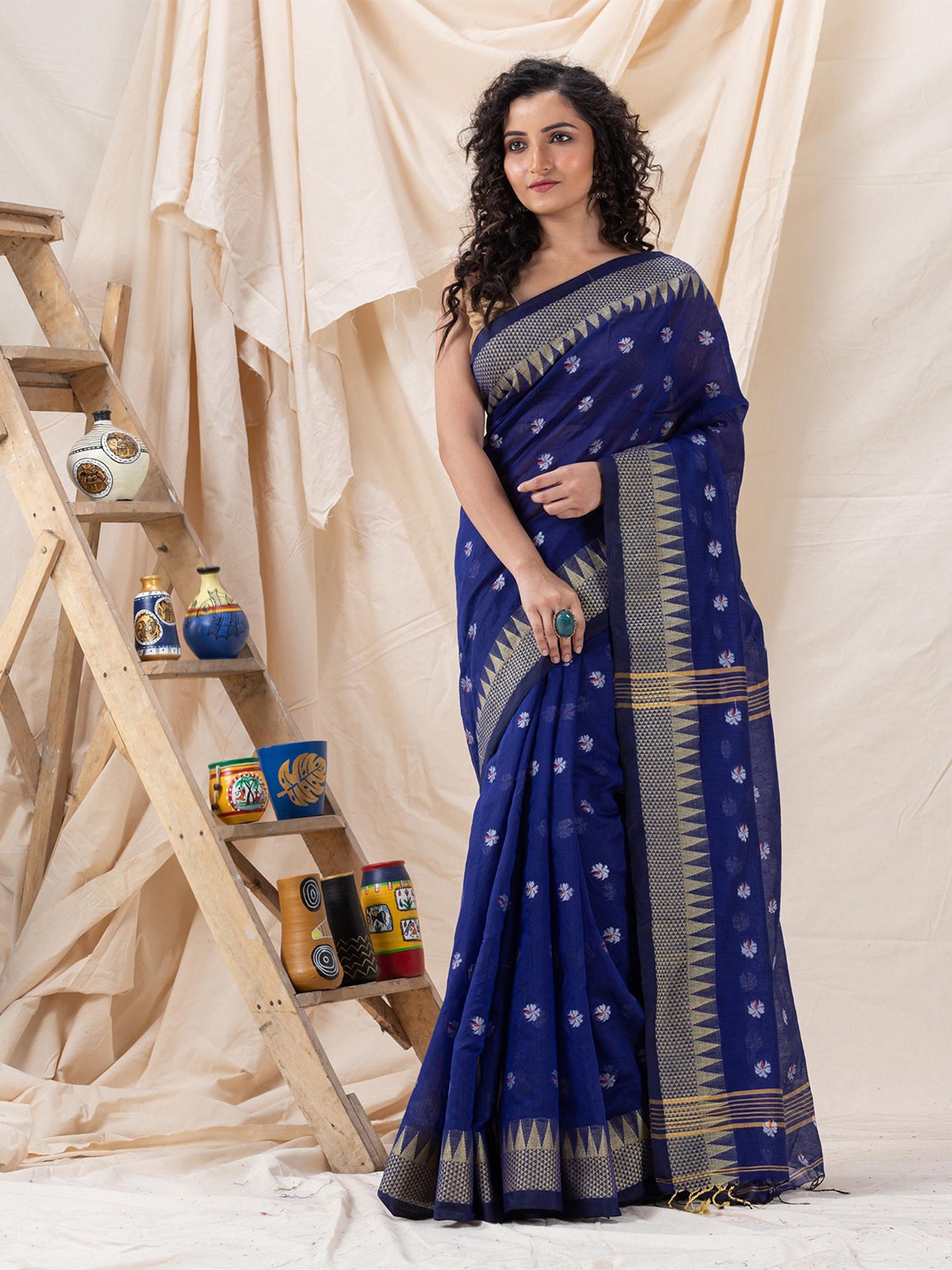 

Angoshobha Ethnic Motifs Woven Design Saree, Navy blue