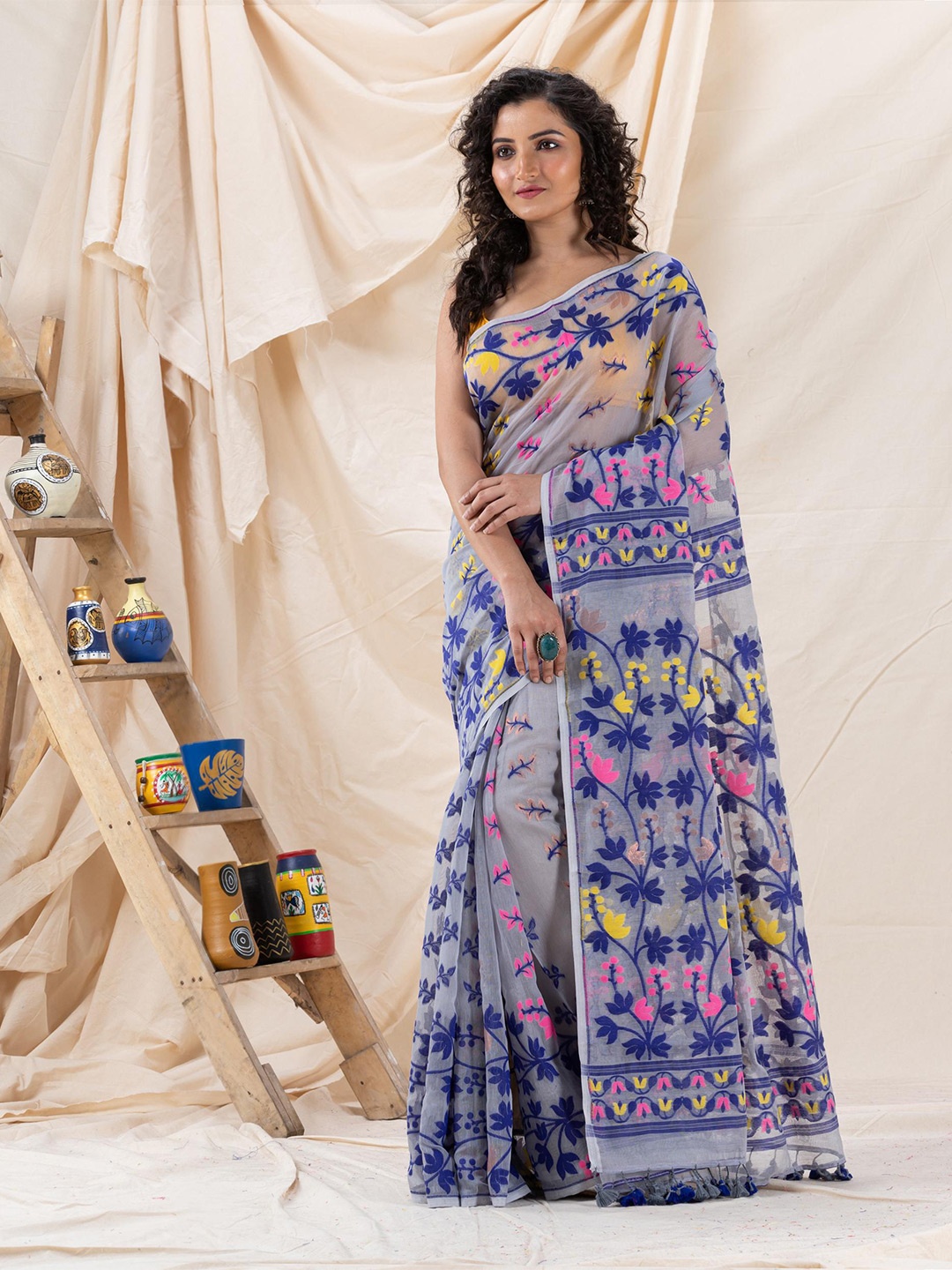 

Angoshobha Ethnic Motif Woven Design Jamdani Saree, Grey