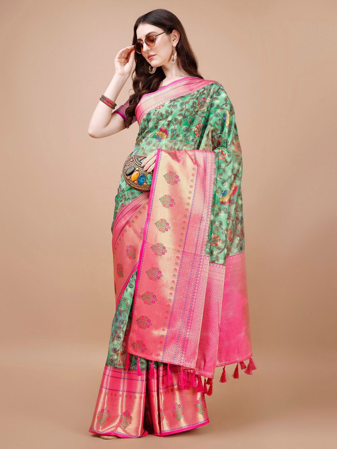 

JUST FASHION Floral Printed Zari Silk Blend Muga Saree, Green