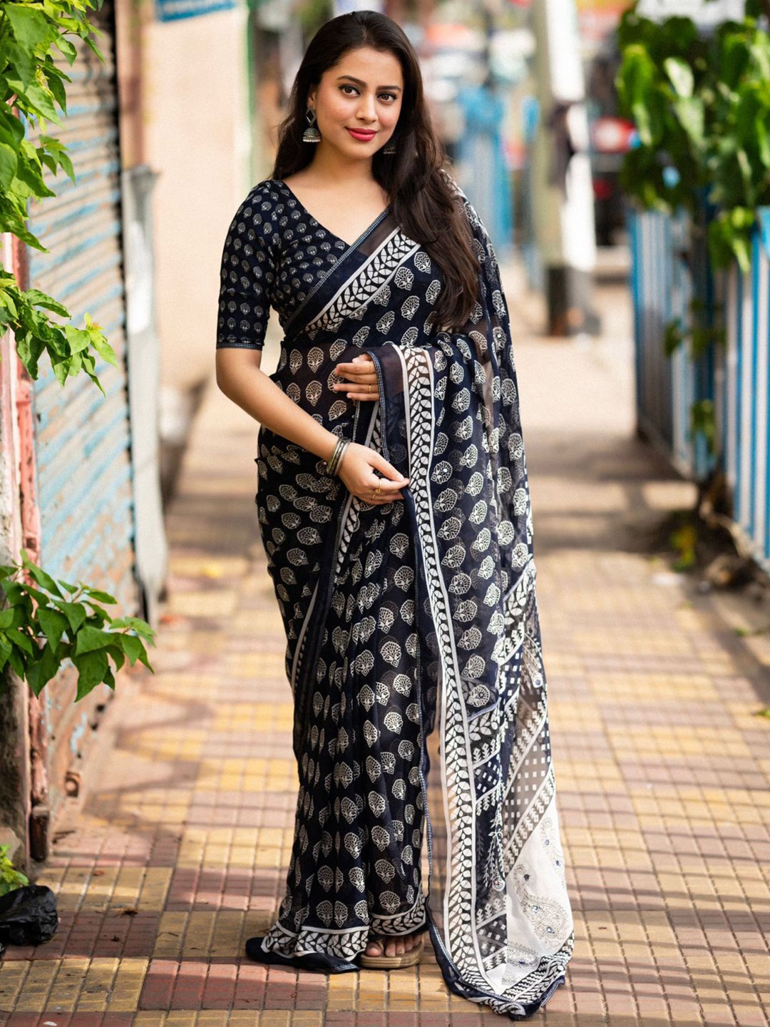 

STAVA CREATION Ajrak Block Poly Georgette Designer Saree, Blue