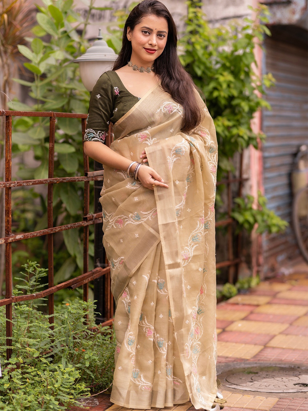 

STAVA CREATION Ethnic Motifs Embroidered Pure Linen Designer Saree, Olive