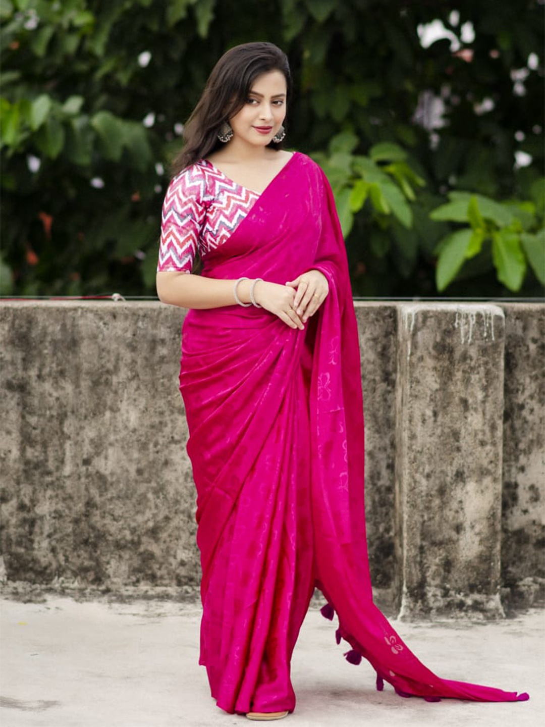 

STAVA CREATION Ethnic Motifs Silk Blend Designer Saree, Pink