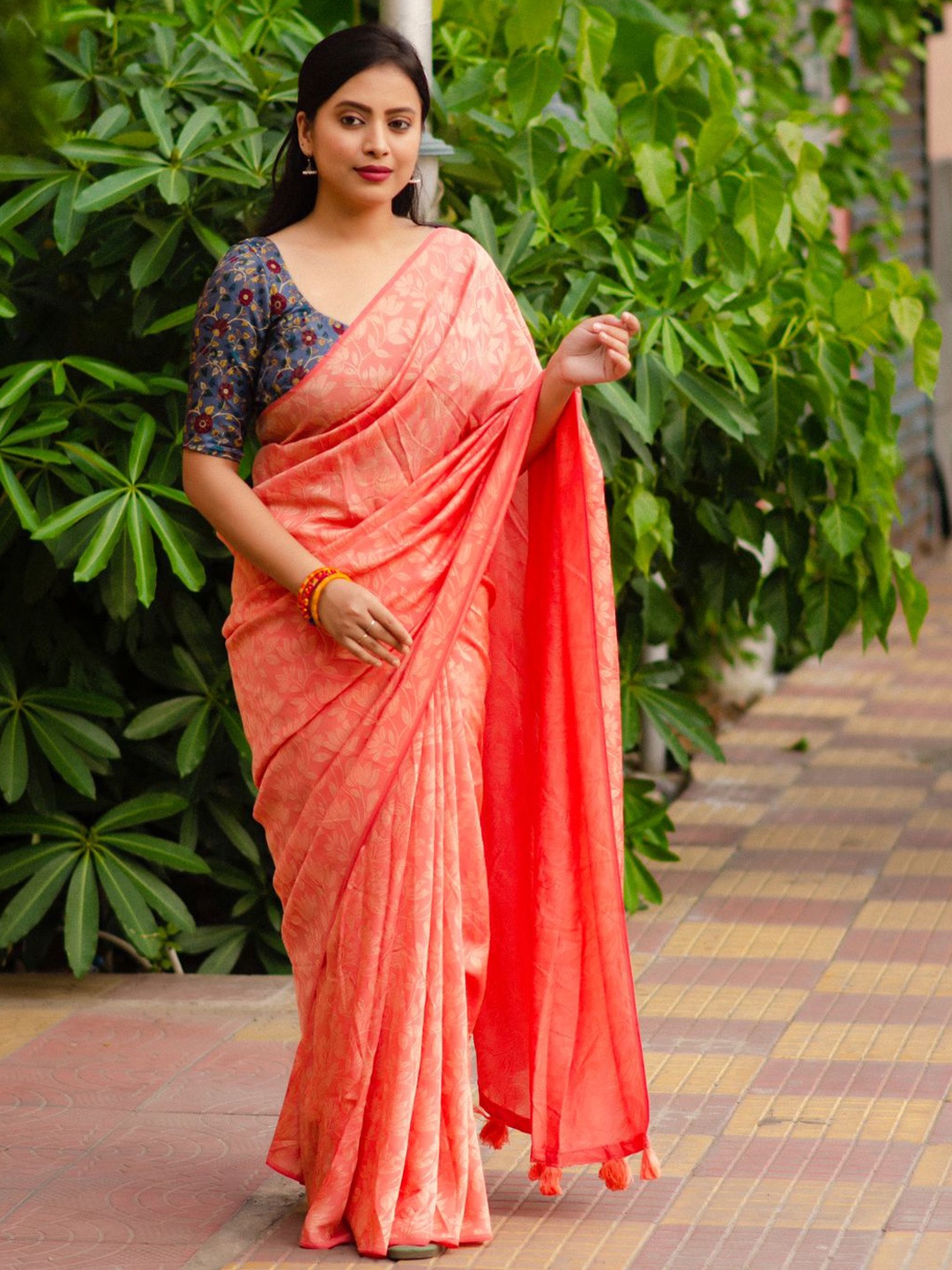 

STAVA CREATION Woven Design Jute Silk Designer Saree, Pink