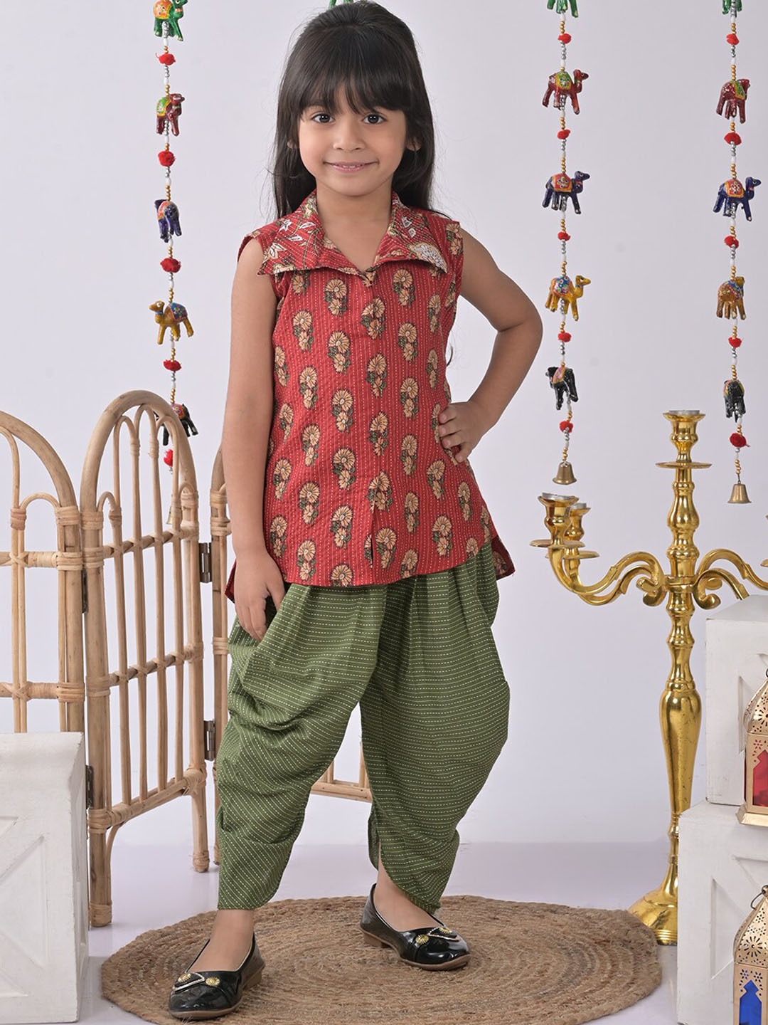 

Here&Now X Kinder Kids Girls Floral Printed Pure Cotton Kurti with Dhoti Pants, Green