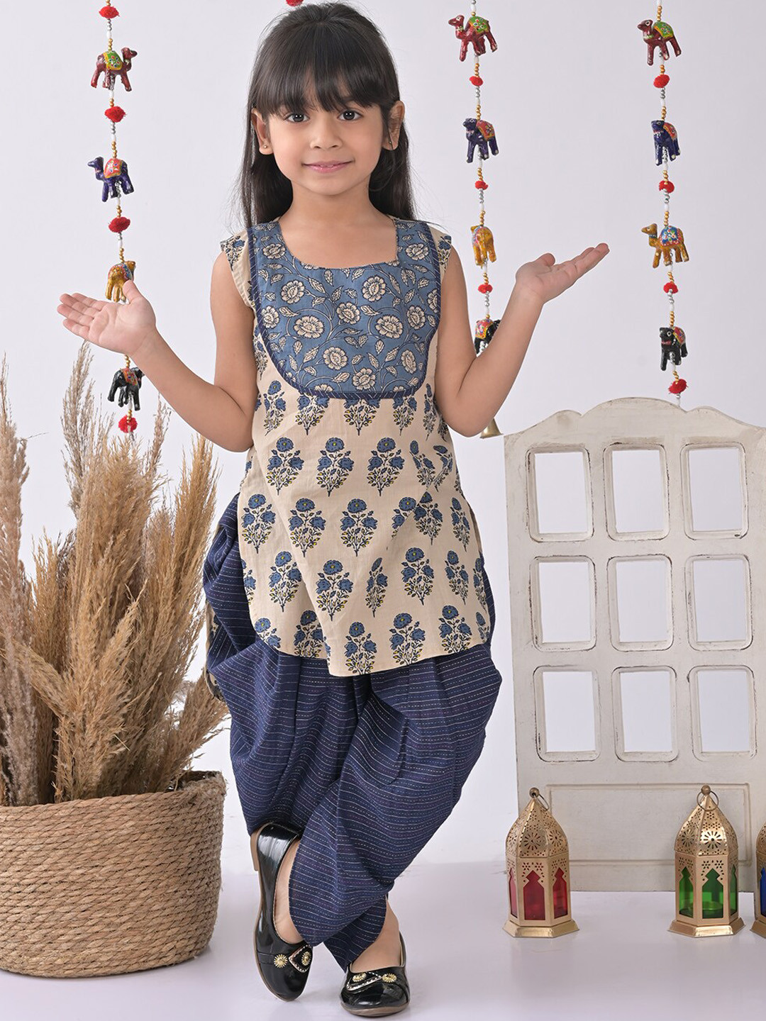 

Kinder Kids Girls Floral Regular Pure Cotton Kurti with Dhoti Pants, Blue