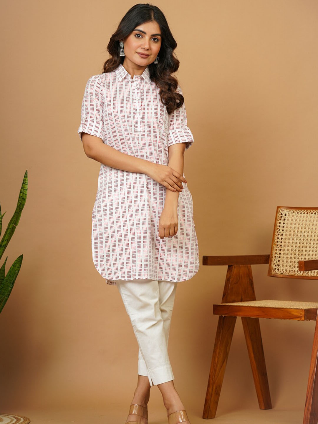 

Adveta Checked Printed Shirt Collar A-Line Cotton Kurta, White