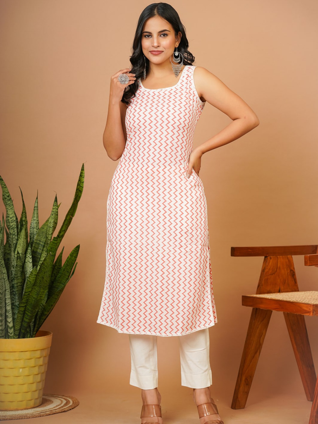 

Adveta Geometric Printed Round Neck A-Line Cotton Kurta, White