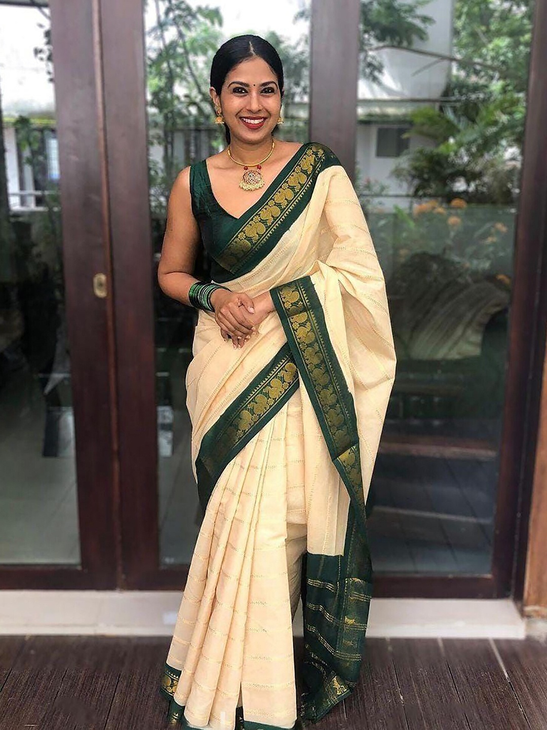 

KALINI Ethnic Motifs Woven Design Zari Banarasi Saree, Cream