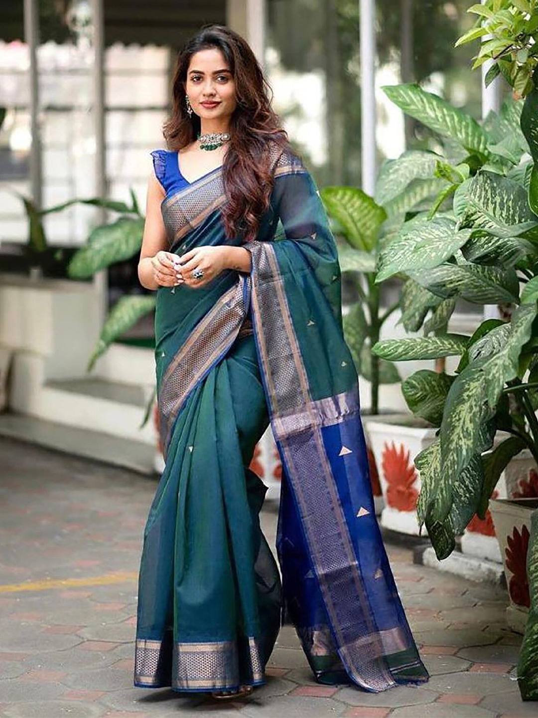 

KALINI Geometric Woven Design Zari Banarasi Saree, Teal