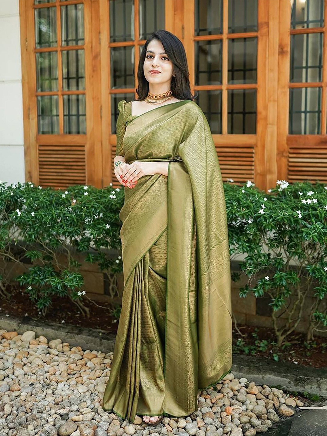 

KALINI Striped Woven Design Zari Banarasi Saree, Green