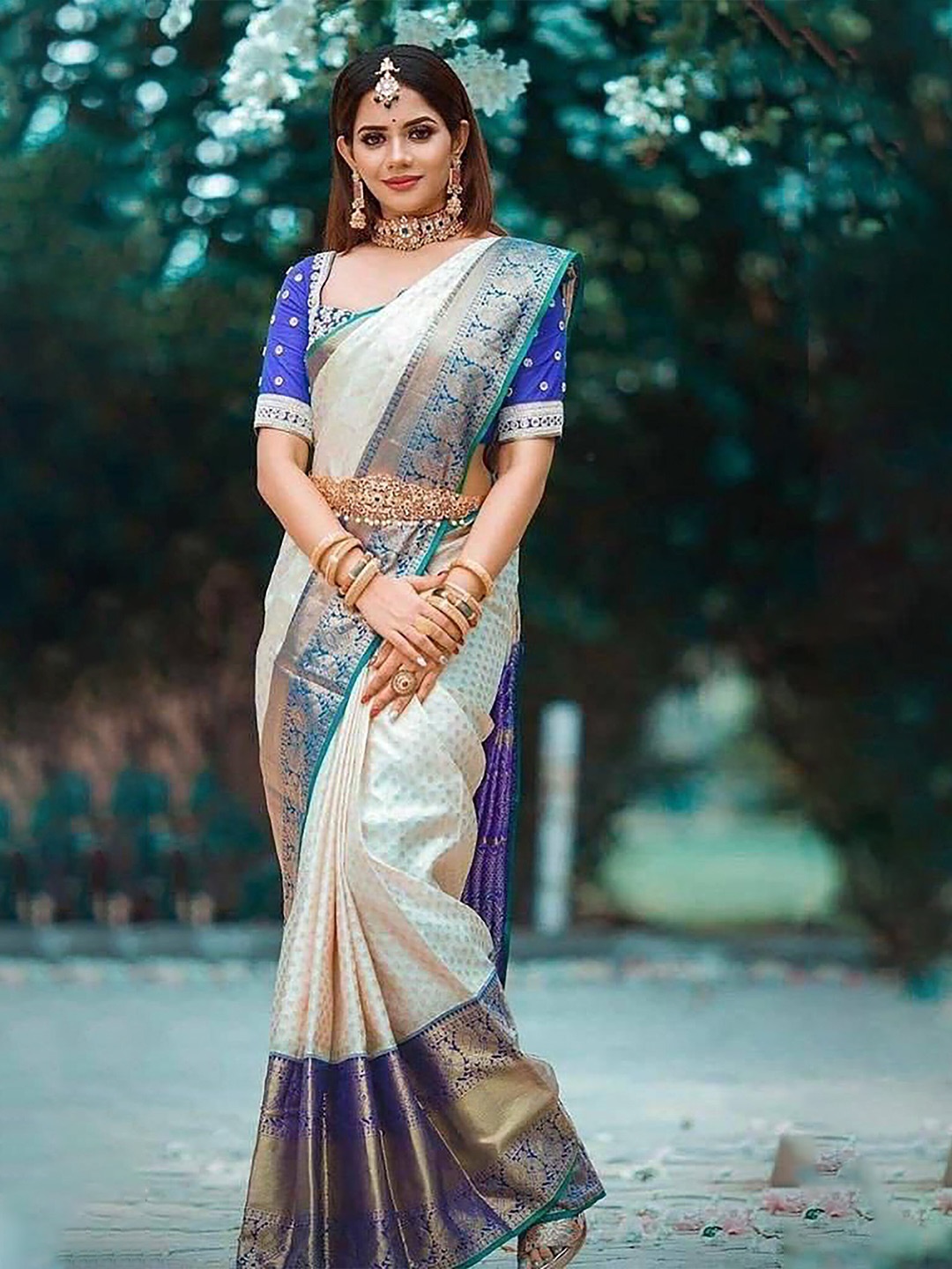 

KALINI Geometric Woven Design Zari Banarasi Saree, White