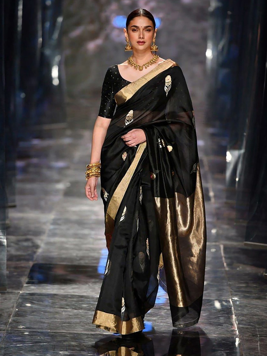 

KALINI Ethnic Motifs Woven Design Zari Banarasi Saree, Black