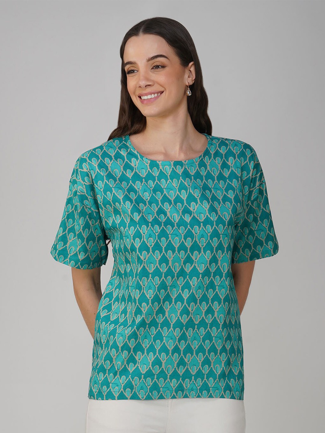 

SPARSA Geometric Printed Drop Shoulder Sleeves Pure Cotton Boxy Top, Turquoise blue