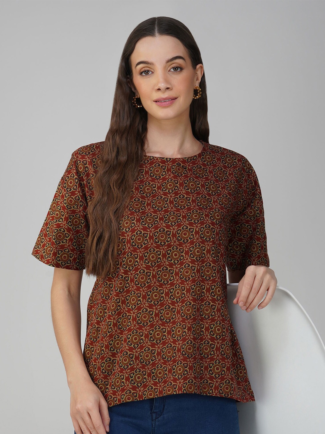 

SPARSA Ethnic Motifs Printed Pure Cotton Boxy Top, Brown