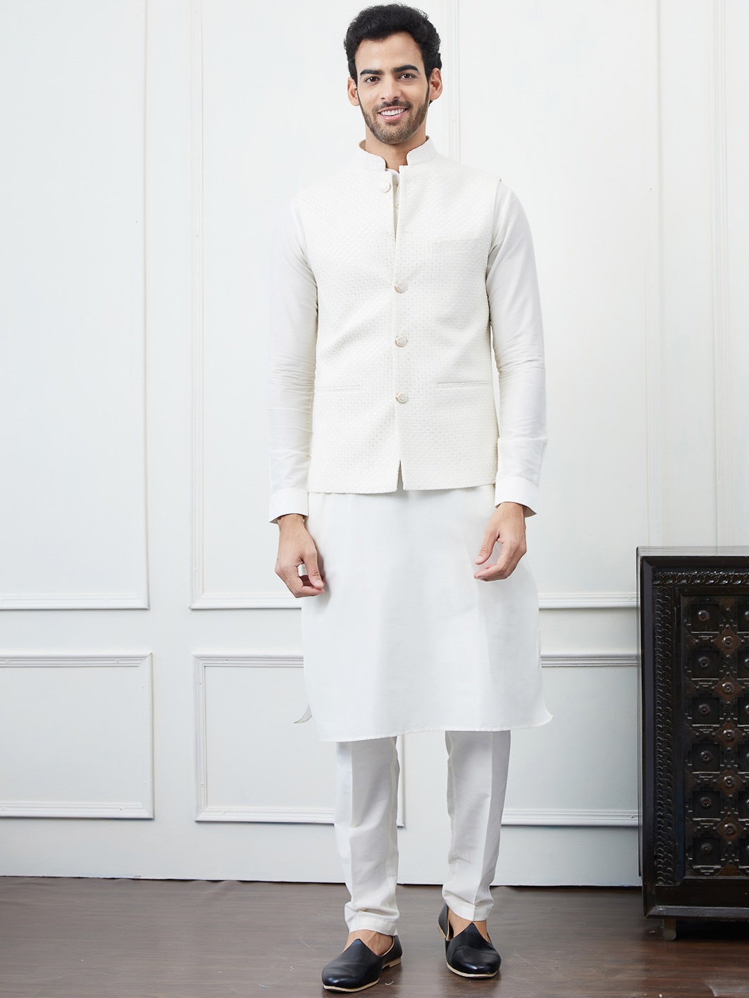 

See Designs Embroidered Pure Cotton Slim-Fit Nehru Jacket, Off white