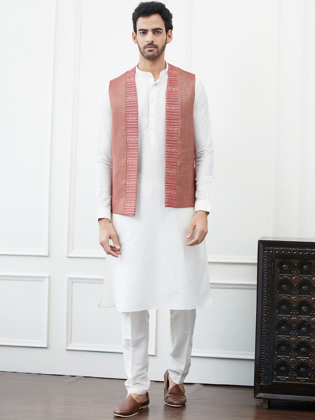 

See Designs Mandarin Collar Pure Cotton Kurta with Pyjama & Woven Design Nehru jacket, Burgundy