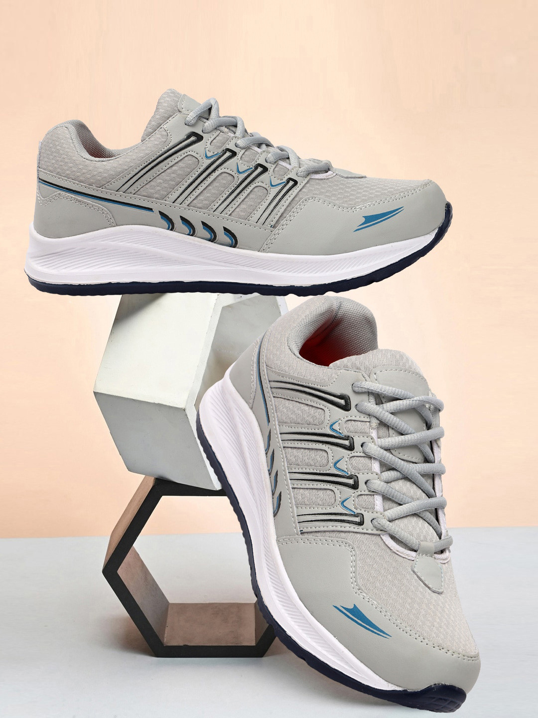

SPRENGE Men Grey Striped Sneakers