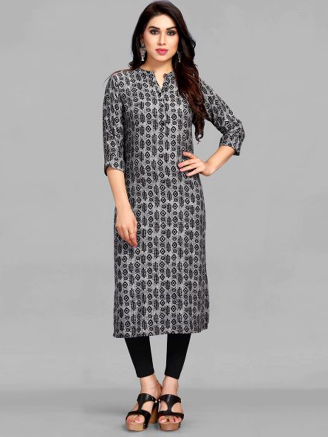 

MAIYEE Geometric Printed Mandarin Collar Straight Kurta, Black