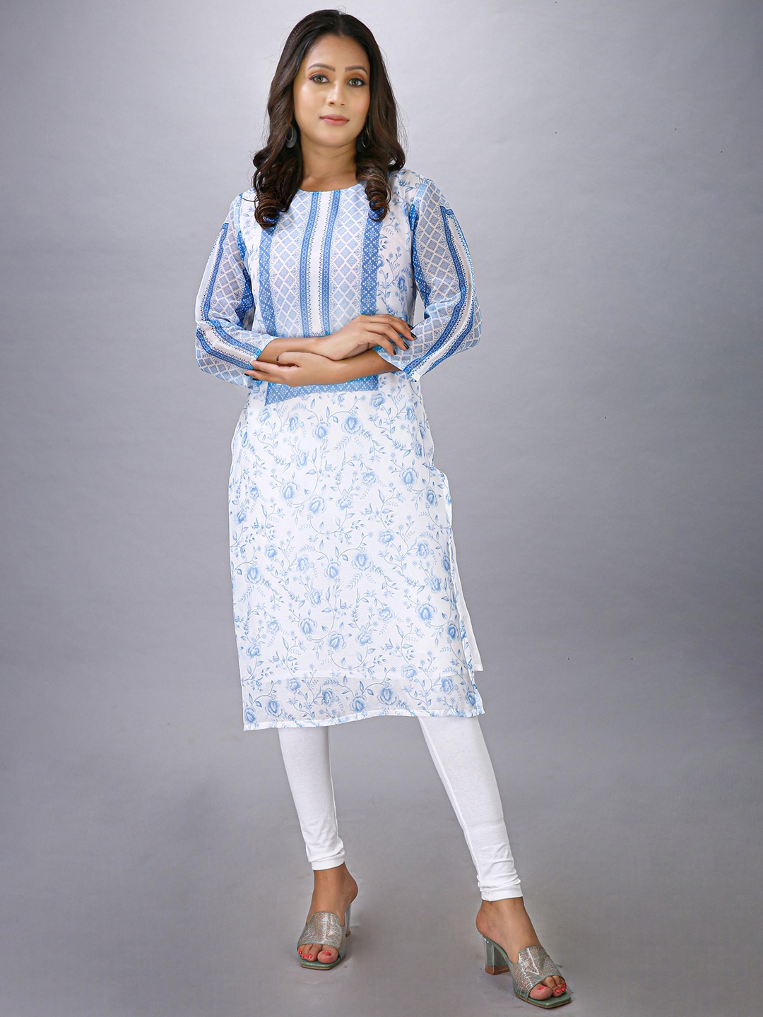 

MAIYEE Floral Printed Round Neck Knee Length Kurta, White
