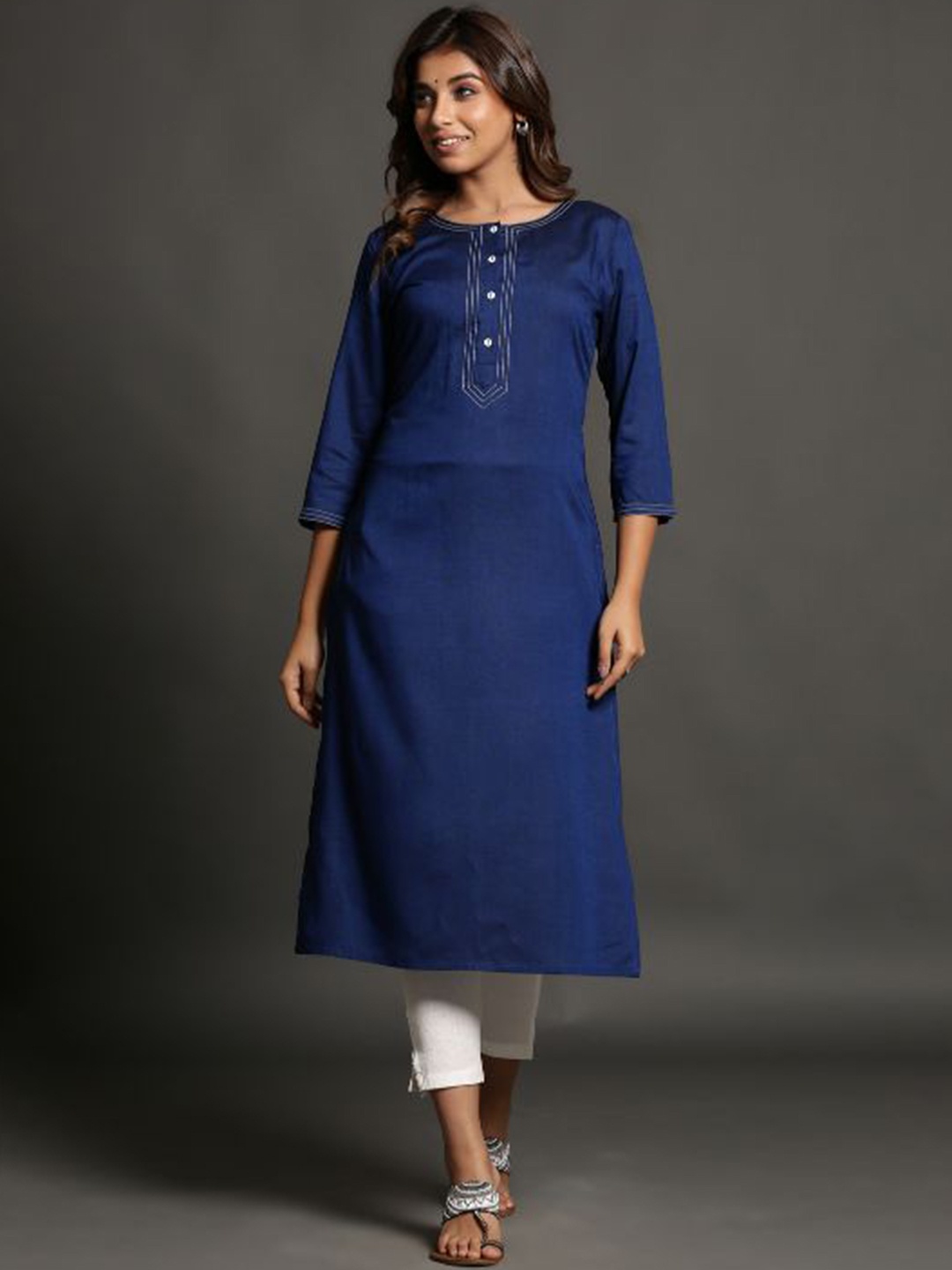 

MAIYEE Gotta Patti Round Neck Straight Kurta, Blue