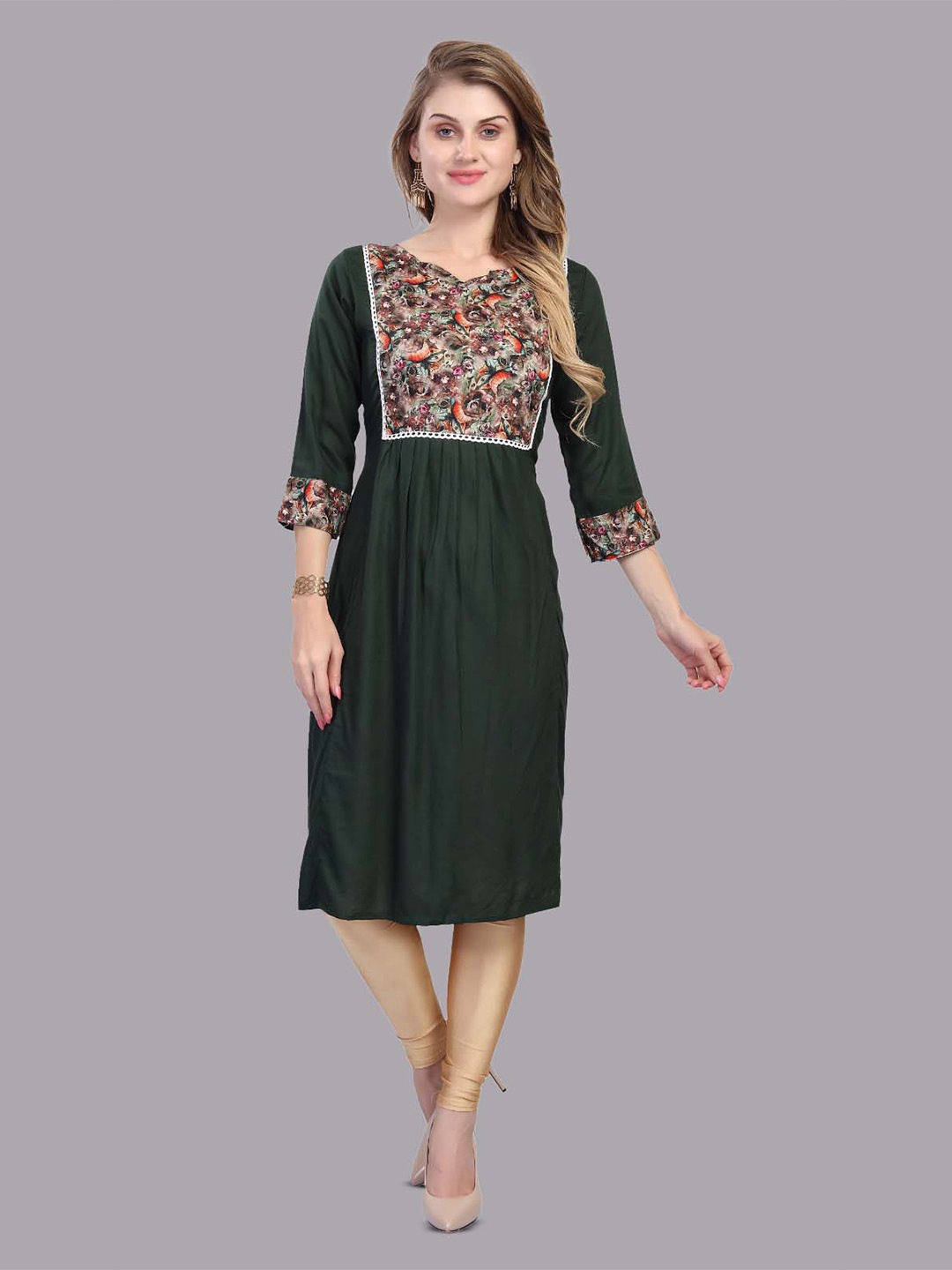 

MAIYEE Ethnic Printed Gotta Patti Straight Kurta, Green