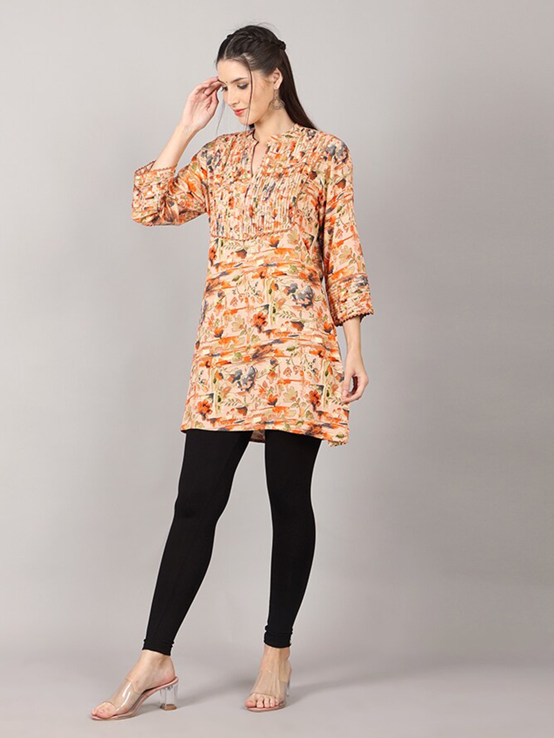 

MAIYEE Abstract Printed Gotta Patti Mandarin Collar Straight Kurti, Orange