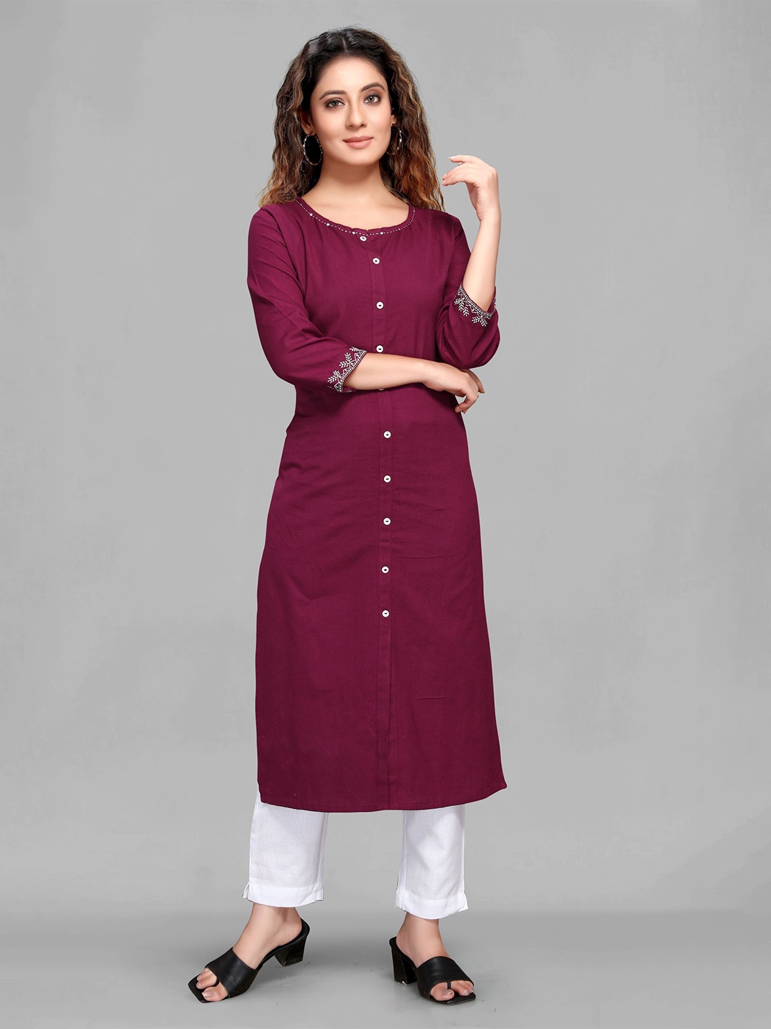 

MAIYEE Thread Work Straight Kurta, Purple