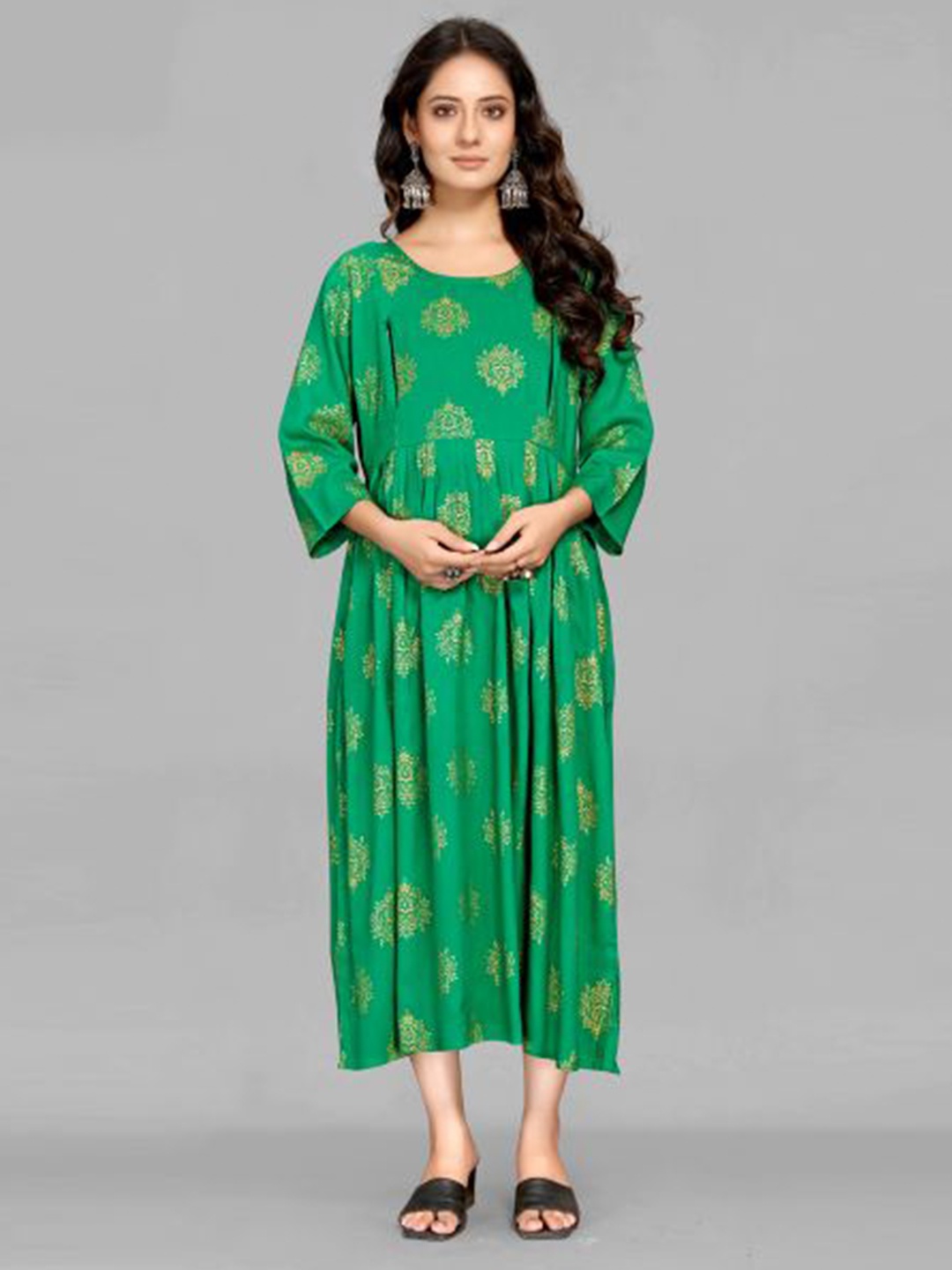 

MAIYEE Floral Printed Round Neck Maternity Fit & Flare Maxi Ethnic Dress, Green