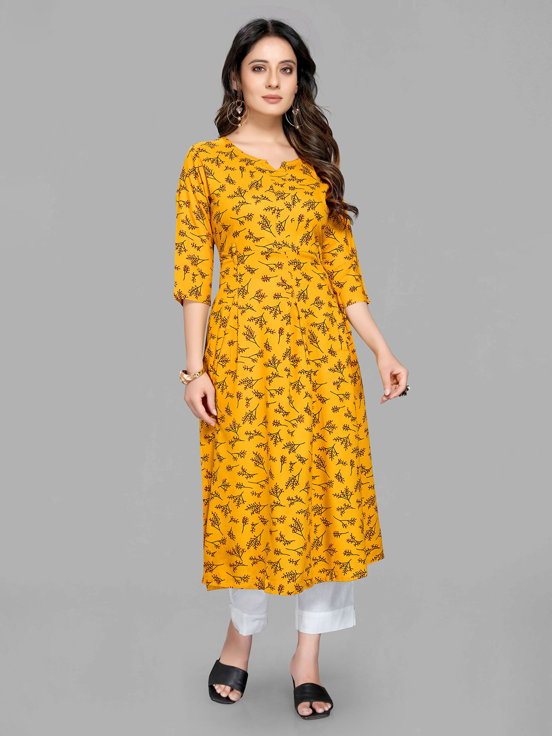 

MAIYEE Round Neck Floral Printed A-line Kurta, Mustard