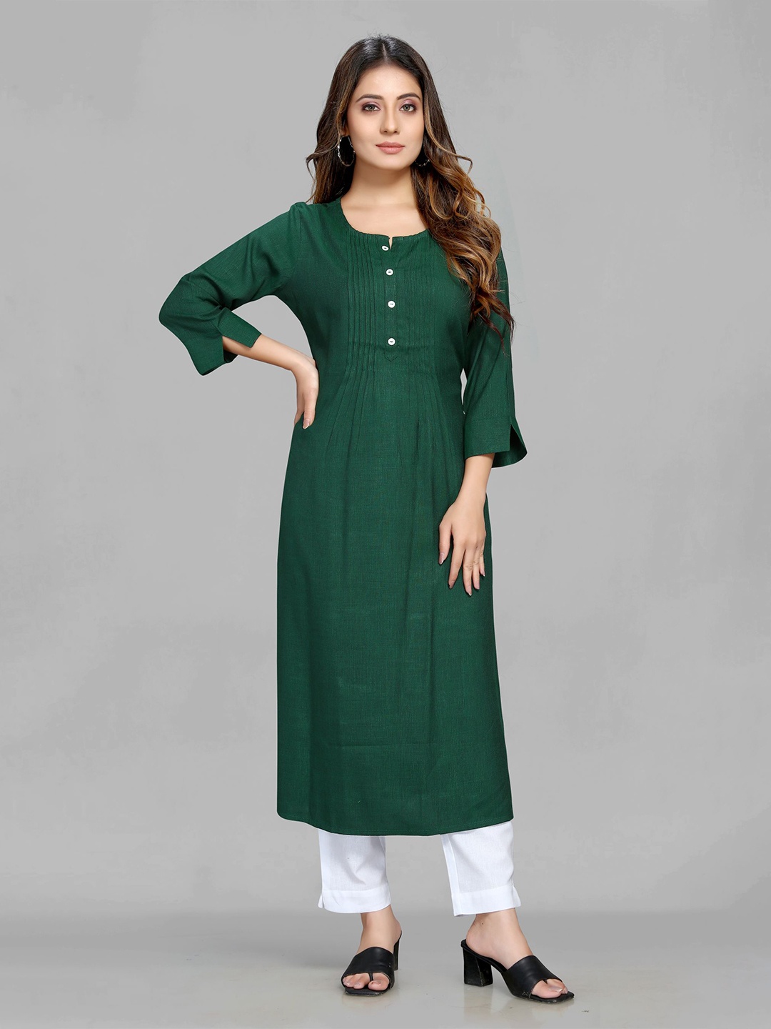 

MAIYEE Round Neck Straight Kurta, Green