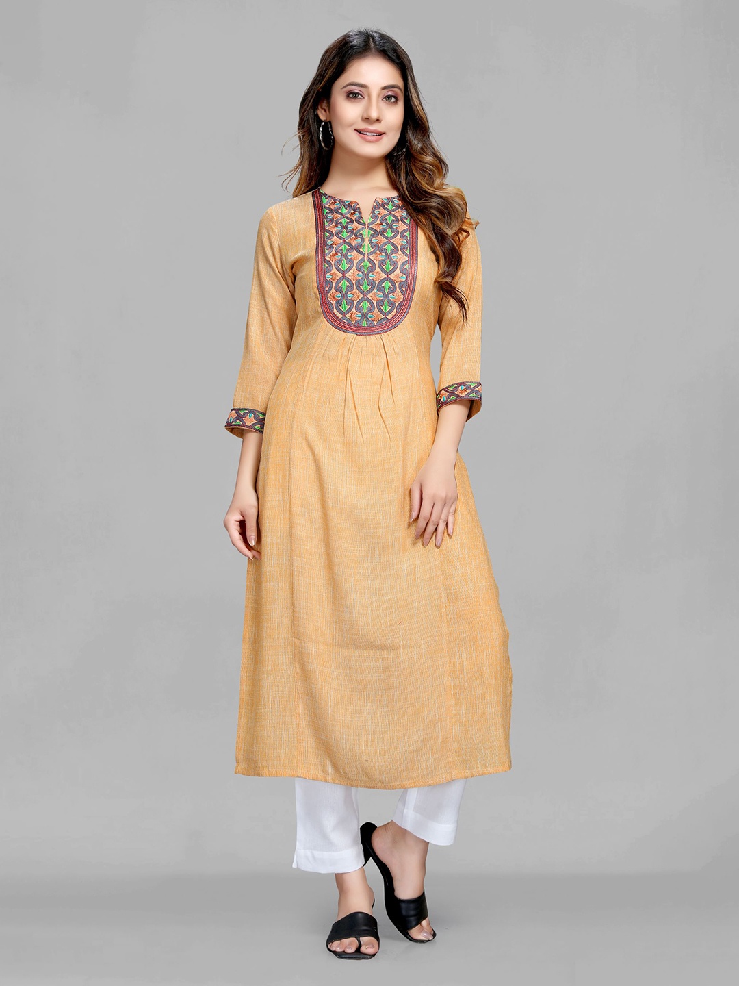

MAIYEE Embroidered Straight Kurta, Beige