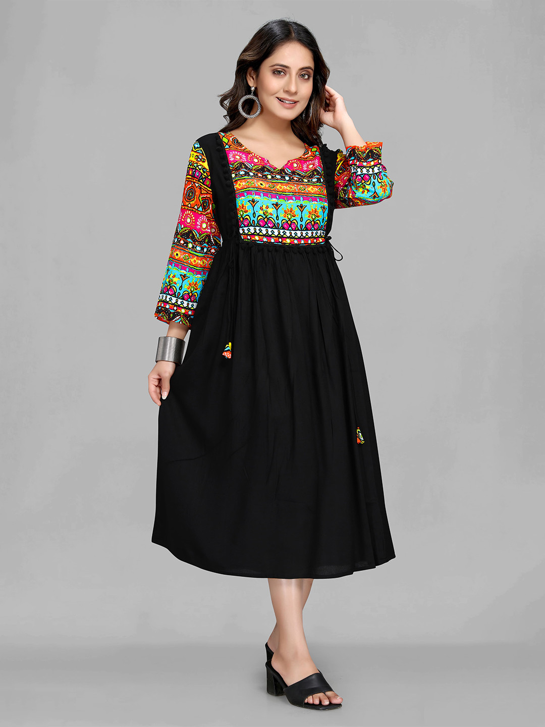 

MAIYEE Ethnic Motifs Printed Round Neck Gathered Fit & Flare Midi Ethnic Dress, Black