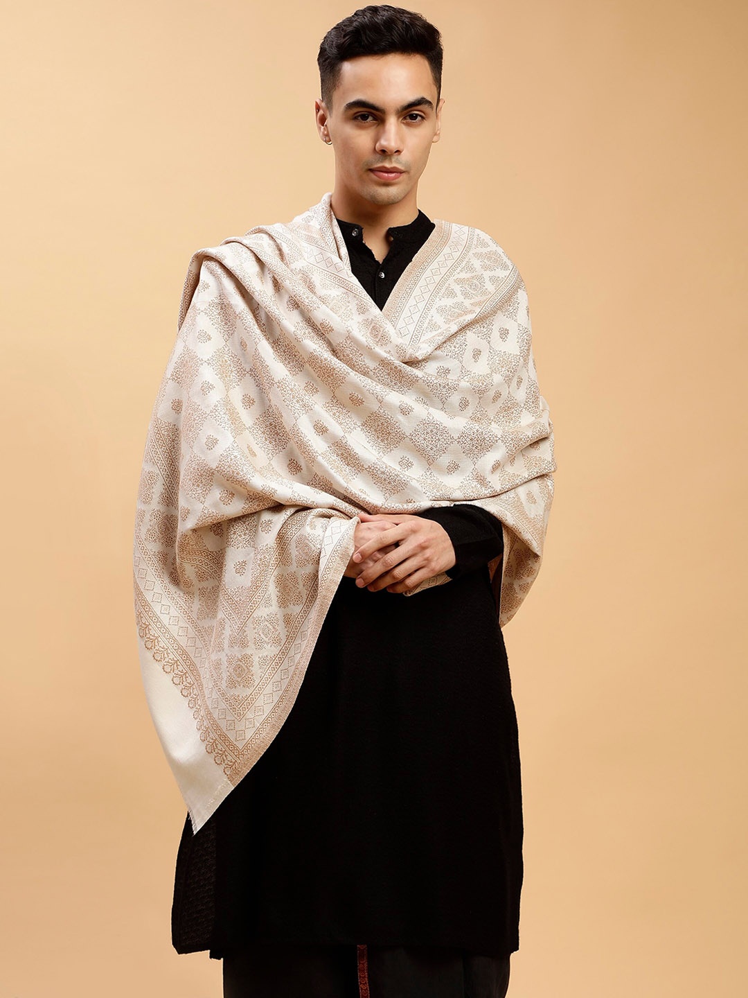 

Tweedle Men Geometric Woven Design Shawl, Off white