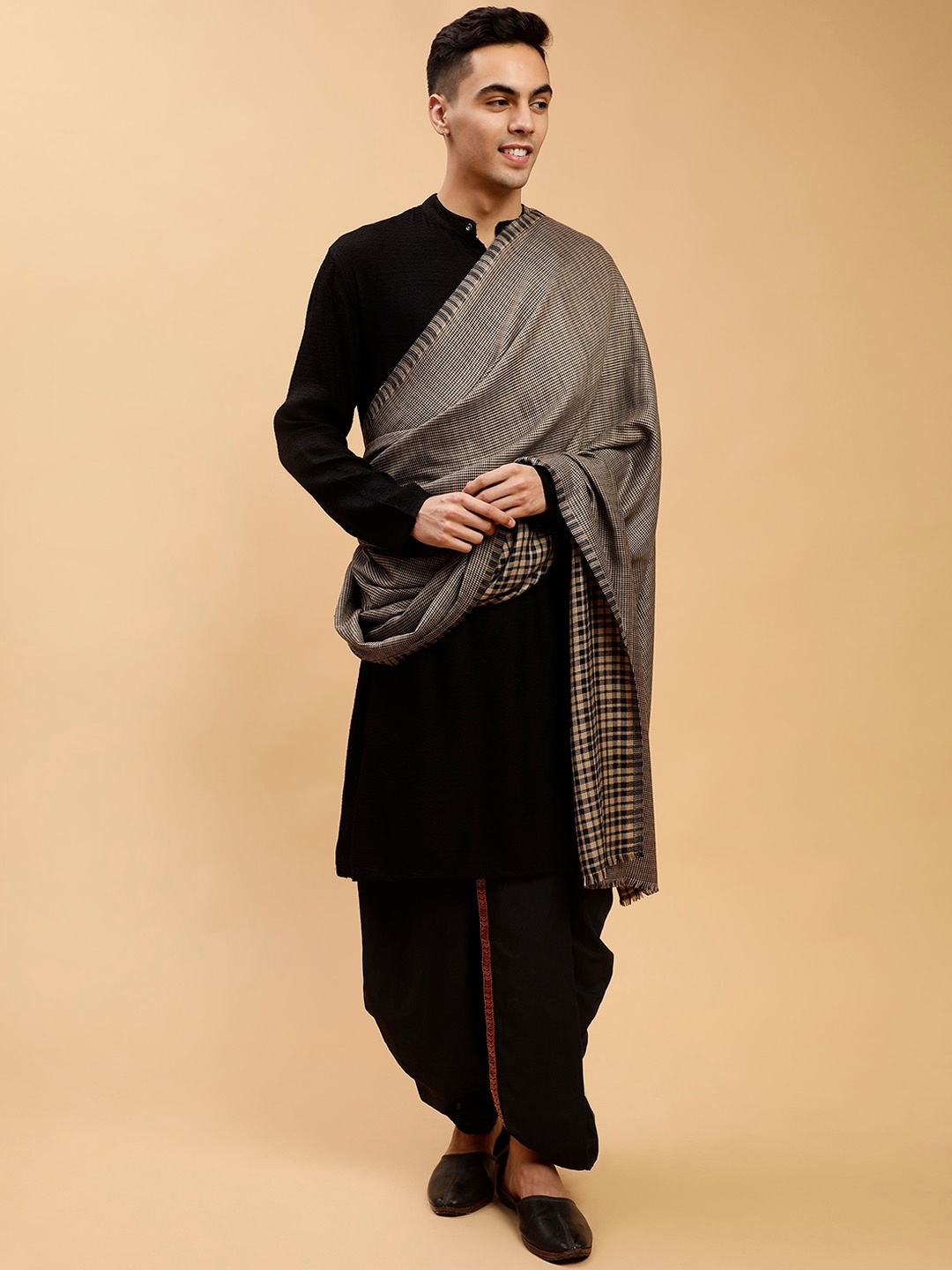 

Tweedle Checked Woven-Design Woollen Shawl, Black