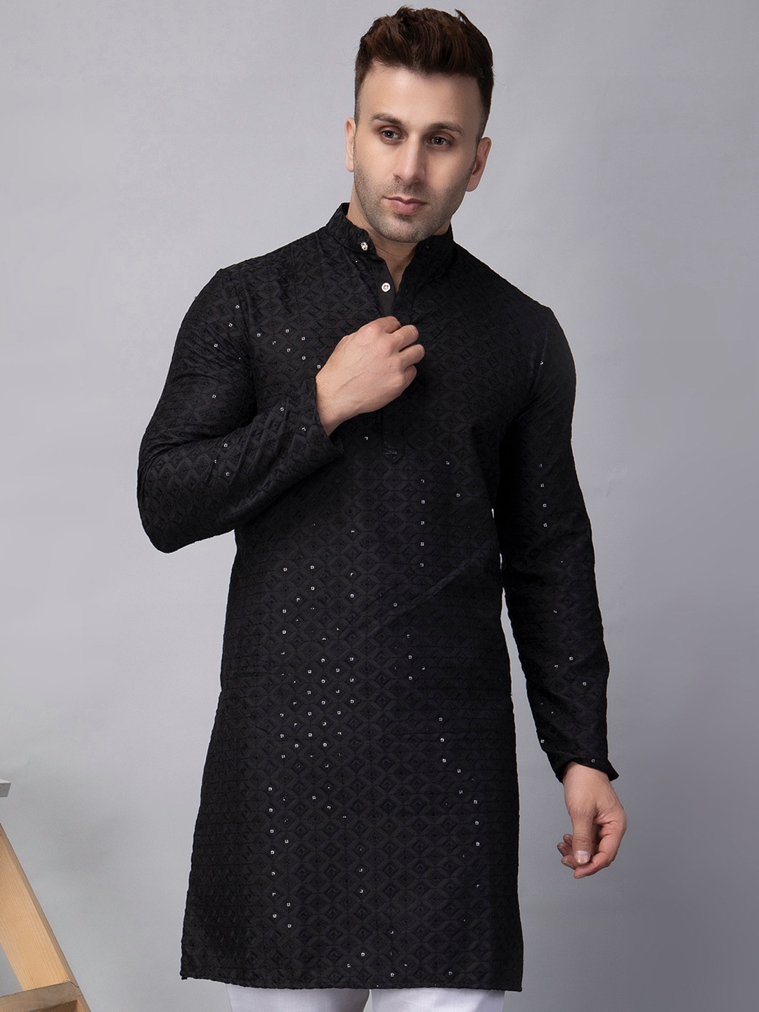 

Hangup Embroidered Mandarin Collar A-Line Kurta, Black