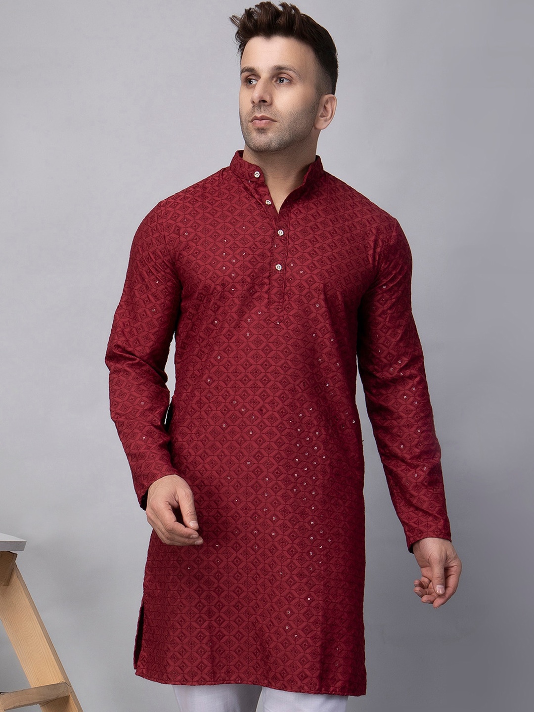 

Hangup Ethnic Motifs Embroidered Mandarin Collar Straight Kurta, Red