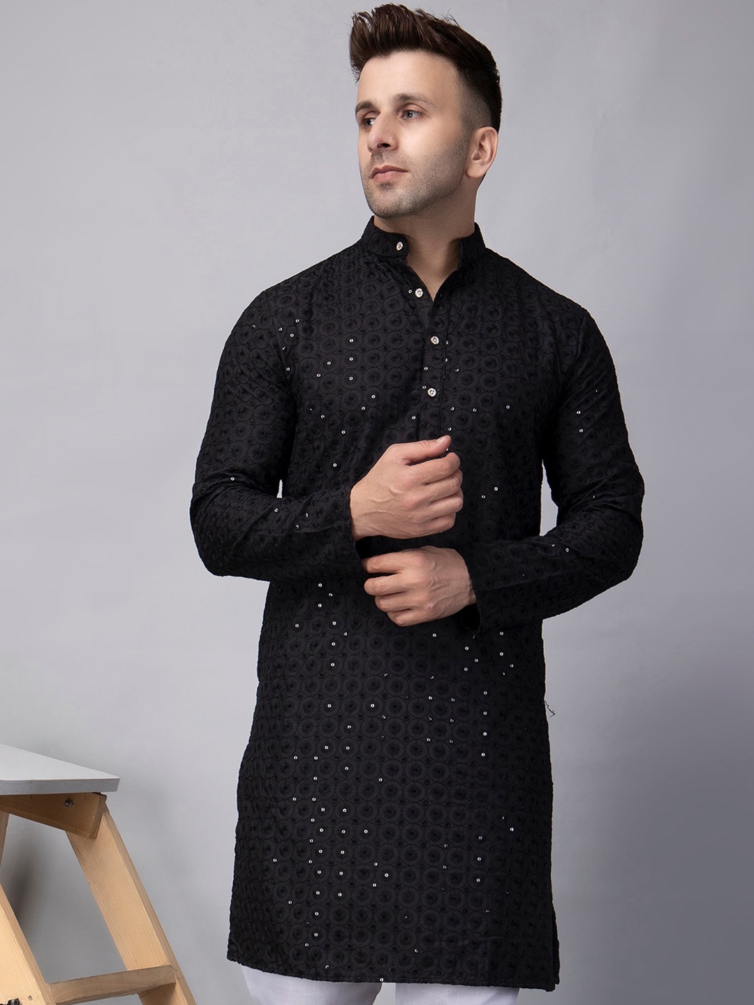 

Hangup Geometric Embroidered Mandarin Collar Straight Kurta, Black