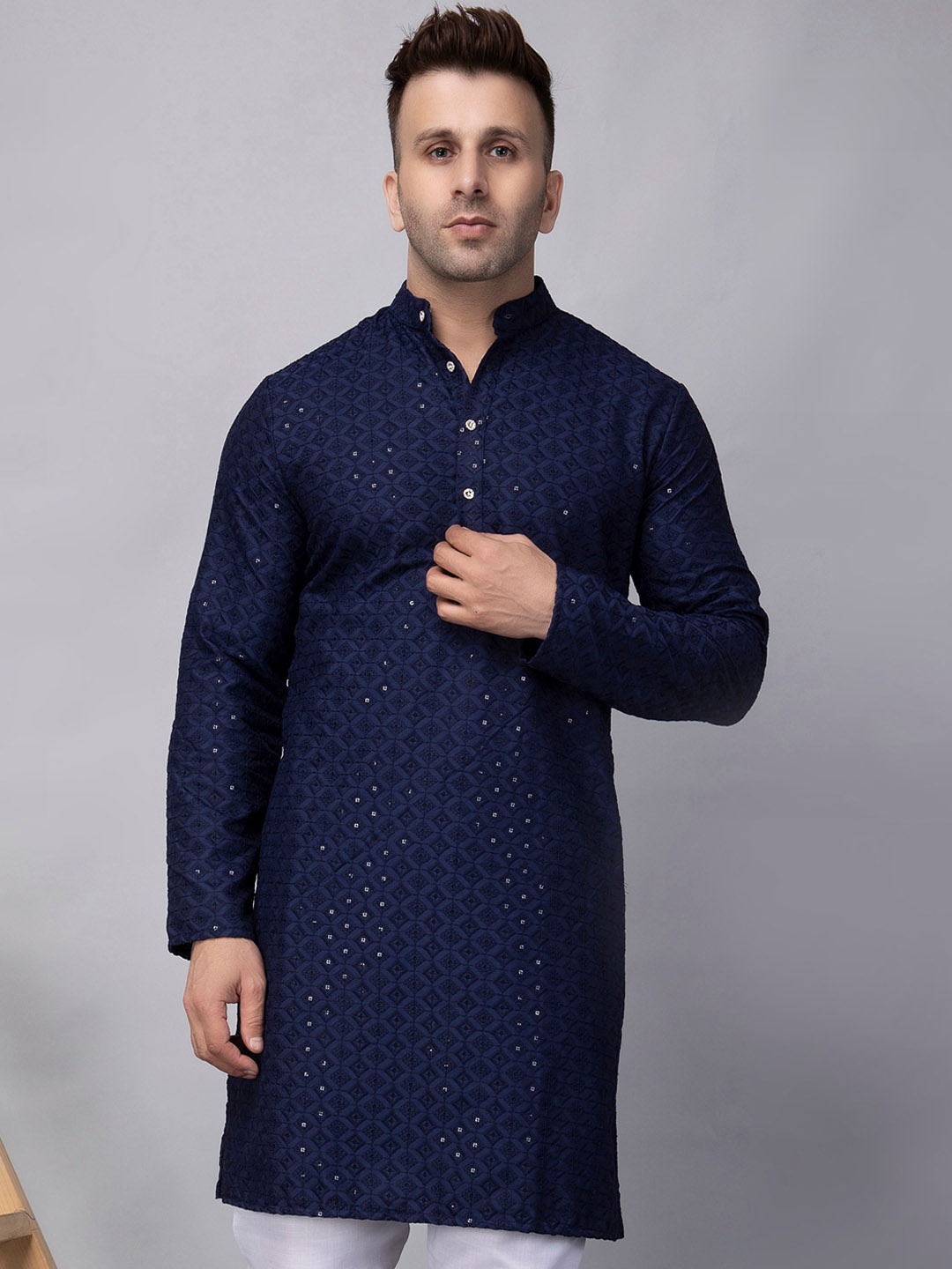 

Hangup Ethnic Motifs Embroidered Sequin Mandarin Collar Straight Kurta, Navy blue