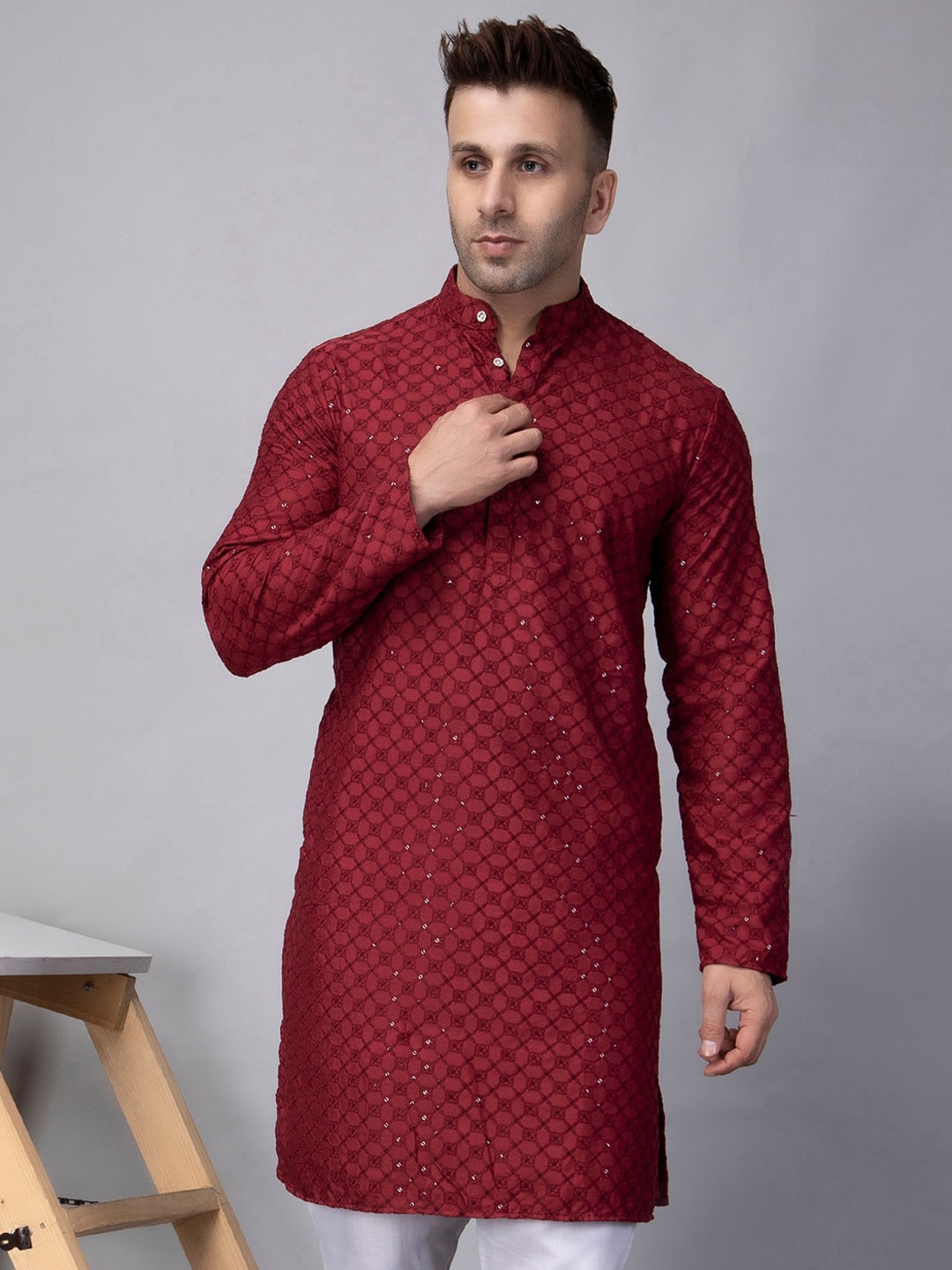 

hangup plus Embroidered Mandarin Collar Full Sleeves Sequins Straight Kurta, Maroon