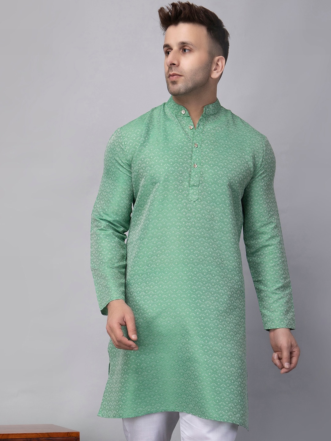 

hangup plus Geometric Mandarin Collar Full Sleeves Thread Work Straight Kurta, Green