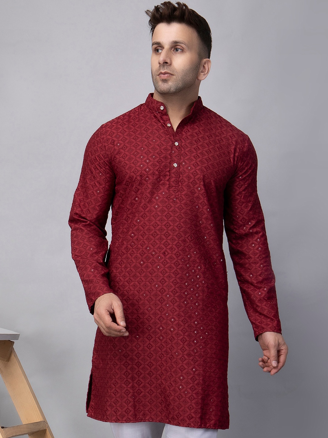 

hangup plus Embroidered Mandarin Collar Full Sleeves Sequins Straight Kurta, Red